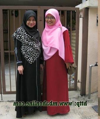 Teman Berjilbab Hamil