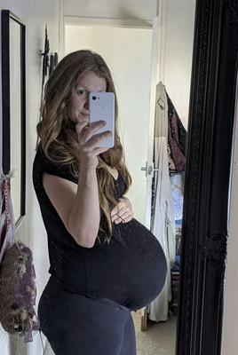 [Pregnant] Zoey