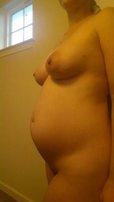 Anonymous pregnant selfies