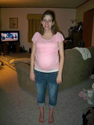 AMATEUR - Cute and pregnant