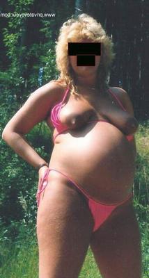 Pregnant topless beach and pregnant nudists mix