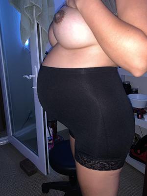 Horny American couple shared and pregnant pics 