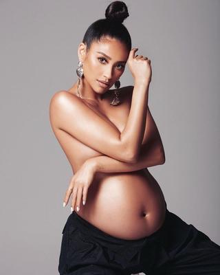 A Very Pregnant Shay Mitchell