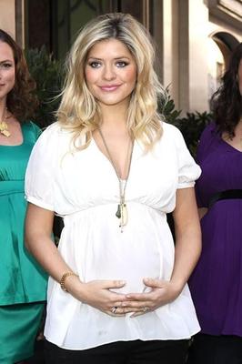 Holly Willoughby sexy AF when pregnant 