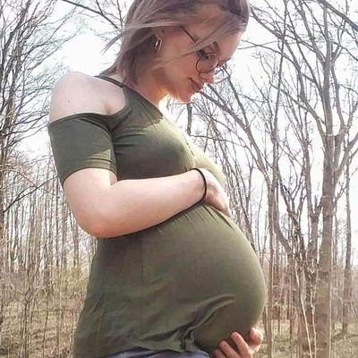 Pregnant teen 70