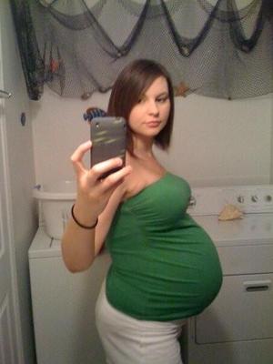 The cutest pregnant selfshots you'll ever see 2/?