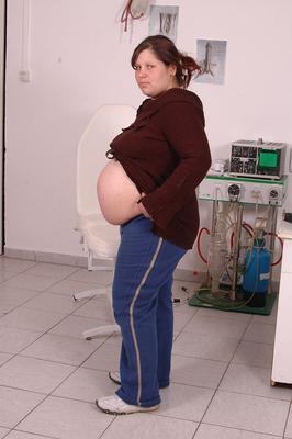 bbw enceinte avec de grosses aréoles