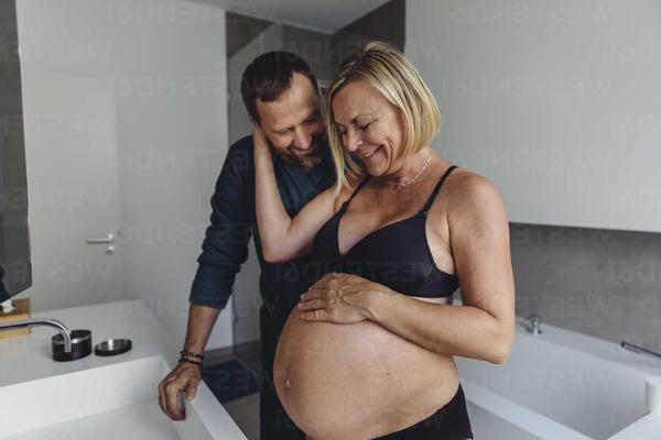 [Grávida] alemã madura muito feliz