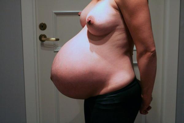 Hot Pregnant Women / Geile Schwangere Frauen