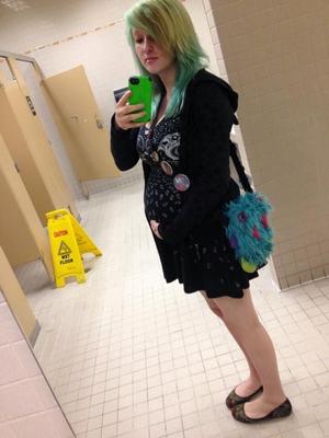 [Pregnant] punk\'s selfies