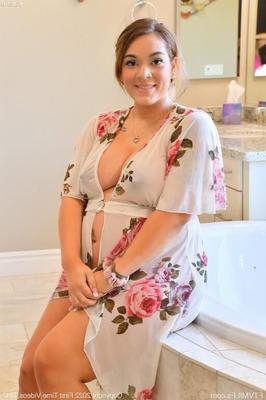 Valeria Smith preggo 