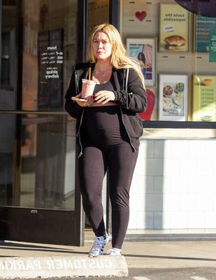 Hilary Duff pregnant in Los Angeles - 02/12/2024