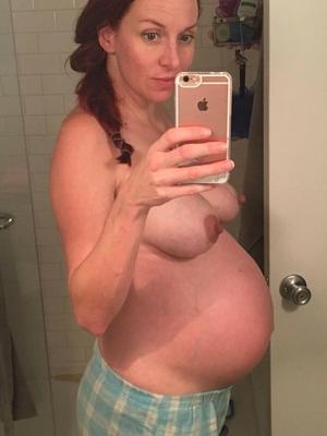 Pregnant selfies