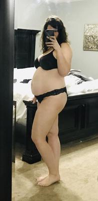 [Pregnant] MILF shows off at home