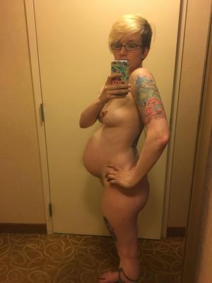 Mirror mirror on the wall, who's the sexiest preggo of them all?