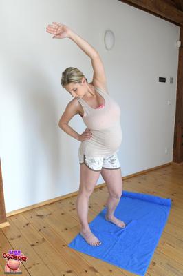 MyPreggo Katerina - 9 Months Pregnant and Working Out Completely