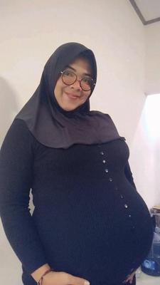 Pregnant Nadia