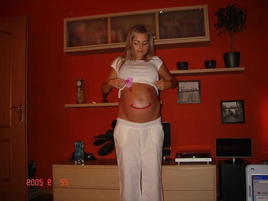 [Pregnant] Czech mom at home