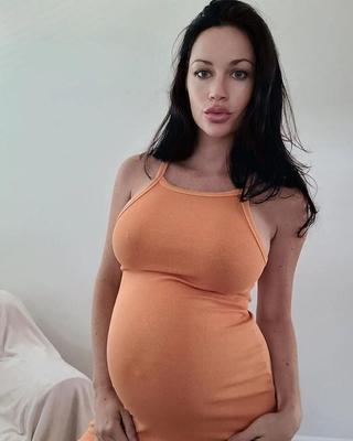 pregnant Amy Kupps