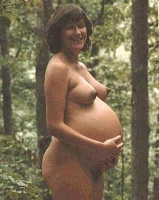 |Pregnant / vintage] mom in nature