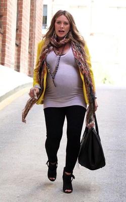 Hilary Duff Preggo