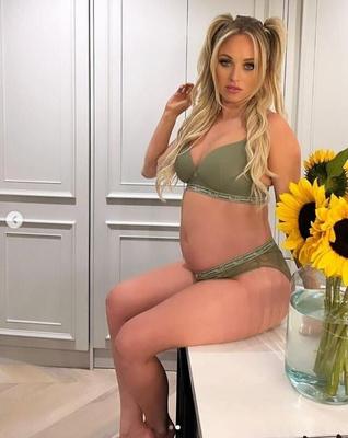 Jorgie Porter. Plus de la pute enceinte de Hollyoaks.