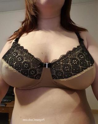 Ashleigh - 24yr old, 34FF