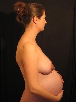 [Pregnant] naked woman