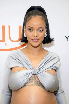 Rihanna – Le lancement de Fenty Beauty chez Ulta Beauty