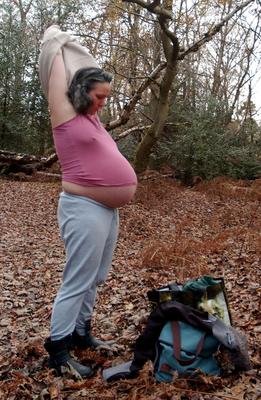 Sessão fotográfica de grávida na floresta