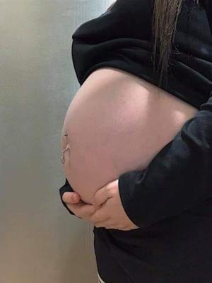 Pregnant teen 43