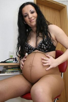 Pregnant in Pantyhose