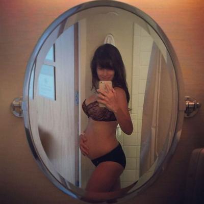 Mirror mirror on the wall, who's the sexiest preggo of them all?