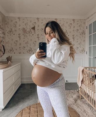 Mirror mirror on the wall, who's the sexiest preggo of them all?