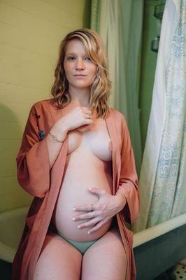 Kathrine enceinte