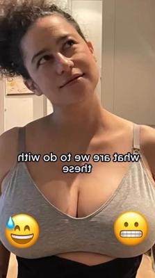 Ilana Glazer (seins enceintes)